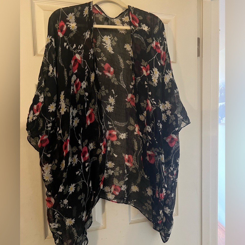Light flowery cardigan